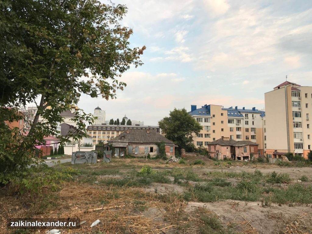 В центре города гуляя — кадр 4