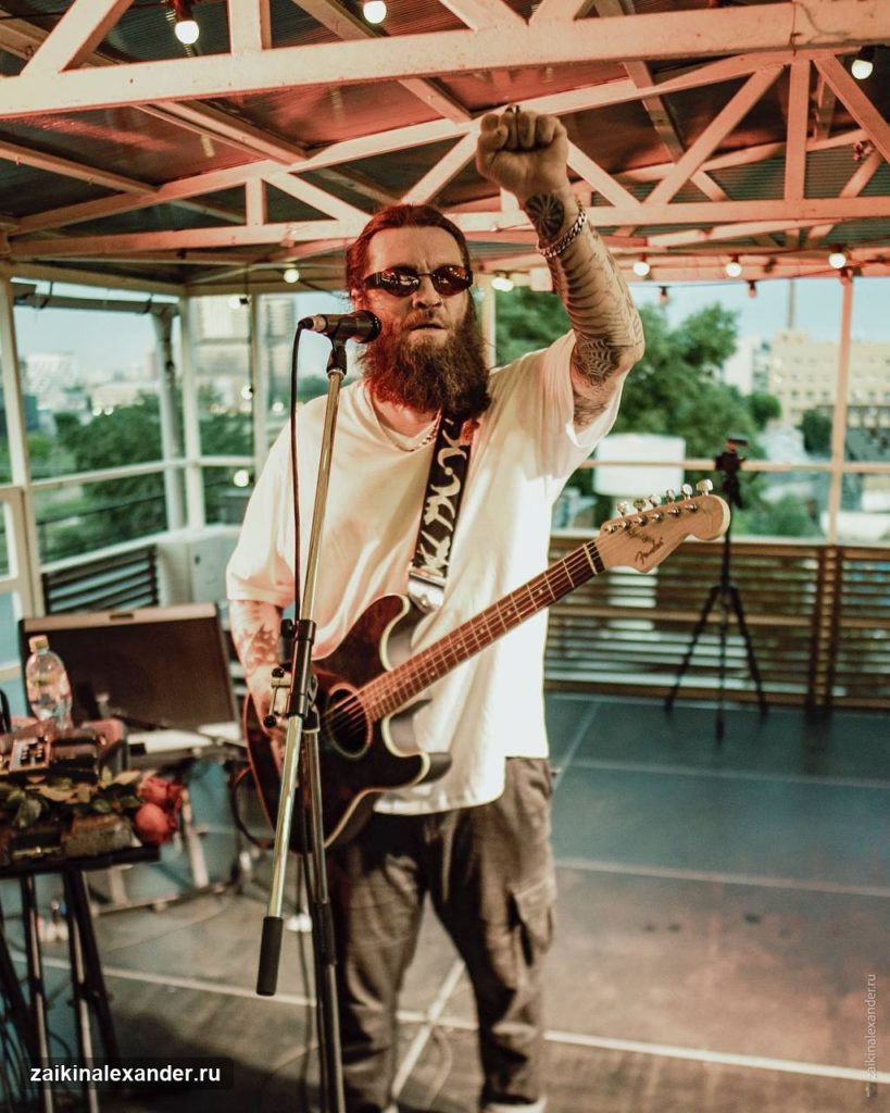 Фео и «Психея» на крыше «Флакона» — кадр 1