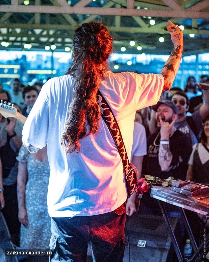 Фео и «Психея» на крыше «Флакона» — кадр 4
