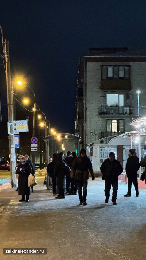Зима вернулась в Петербург — кадр 28