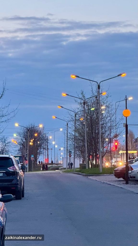 Белгород — гараж-ракушка, плацкарт и вечерняя прогулка — кадр 6