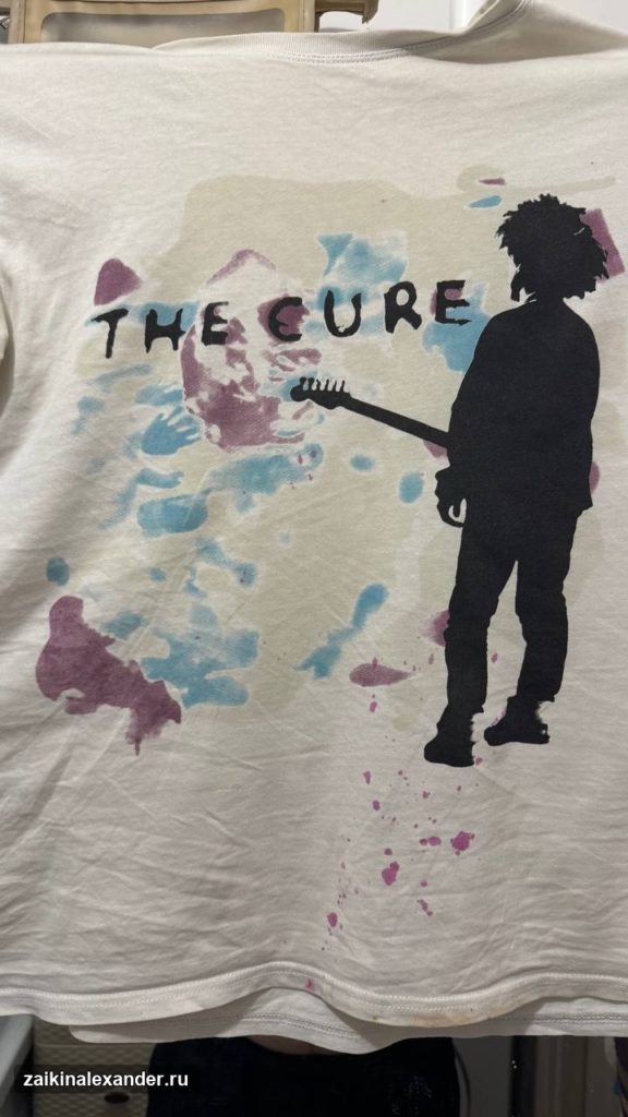 Футболка The Cure, варёная свёкла и случайный дизайн — кадр 1