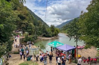 Мост царицы Тамары и водопад Махунцети в Грузии — кадр 1