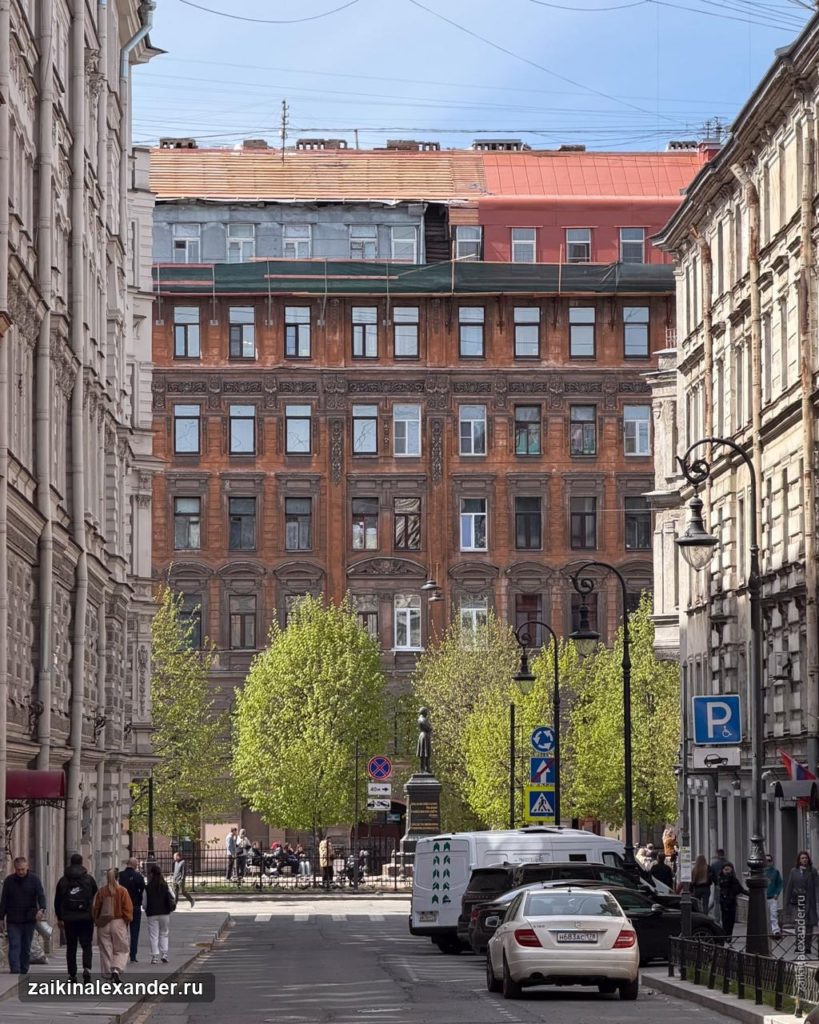 Утро 9 мая в Петербурге — прогулка по перекрытому центру — кадр 1