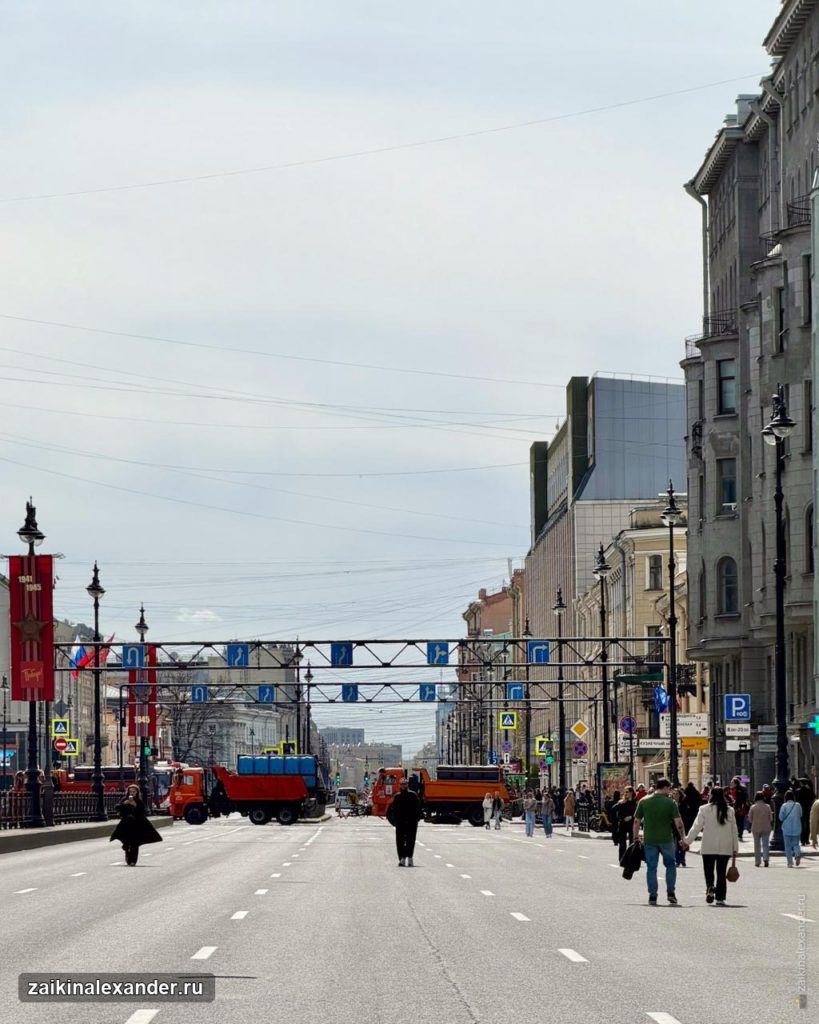 Утро 9 мая в Петербурге — прогулка по перекрытому центру — кадр 3